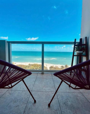 BEst OcEAN FRoNT UNiT - RiGTH at BEAcH